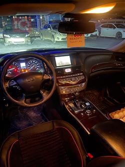 Infiniti M